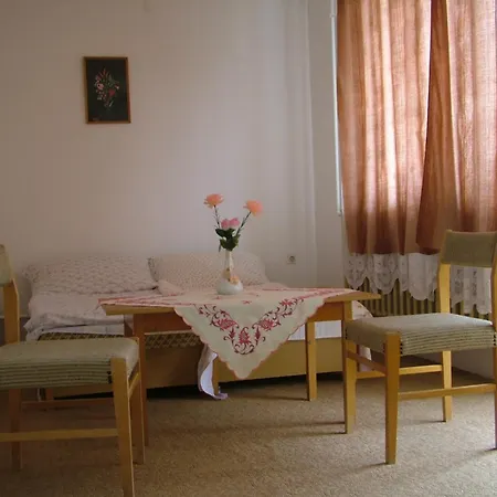 Napfeny Vendeghaz Apartment *